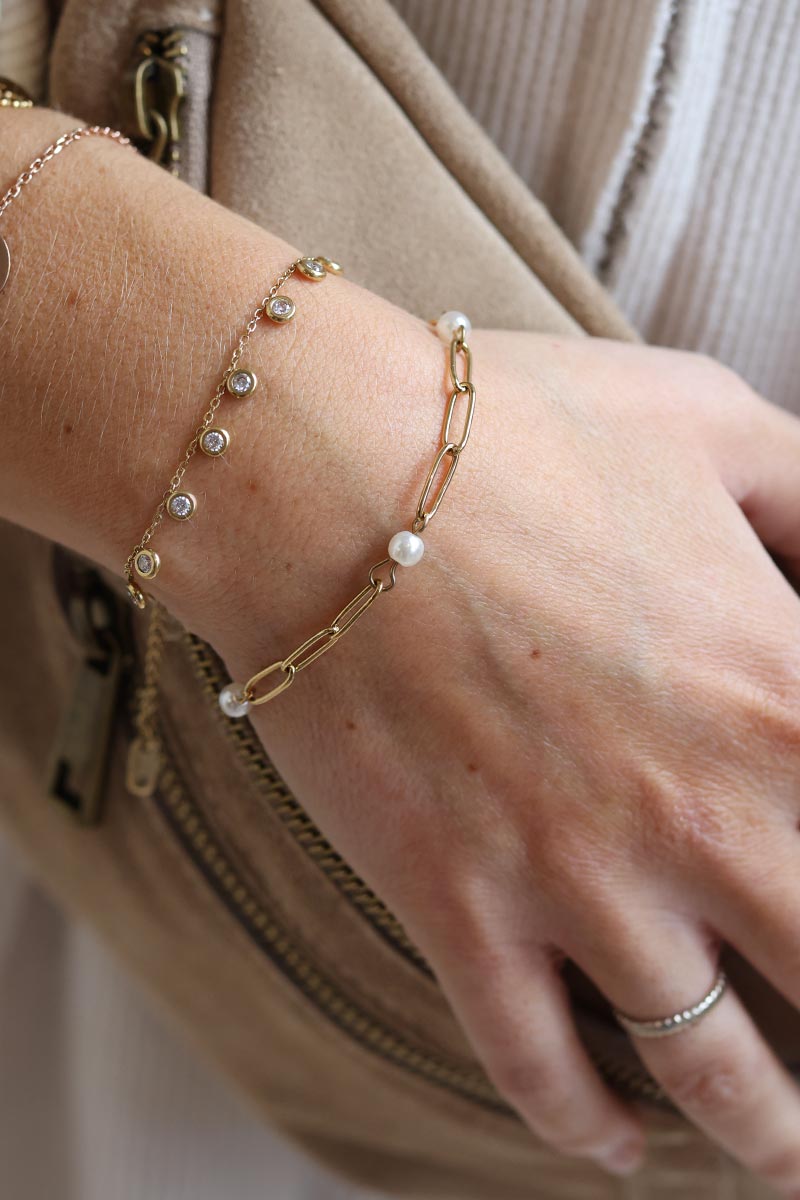 ÉLISE | Pulsera de cadena fina dorada con colgantes de pedrería