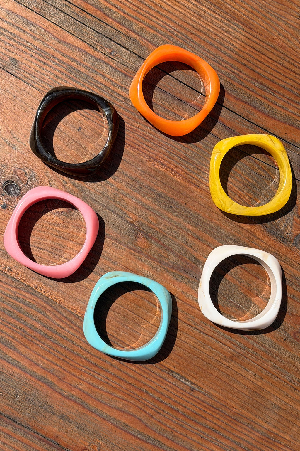 ARIANE | Pulsera de aro de resina marmoleada rosa