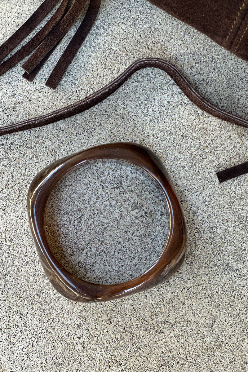 DELPHINE | Pulsera de aro de resina marmoleada marrón