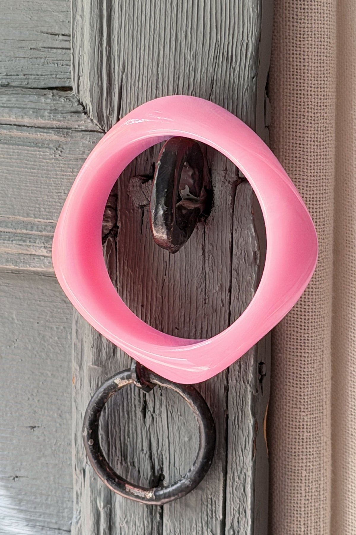 ARIANE | Pulsera de aro de resina marmoleada rosa