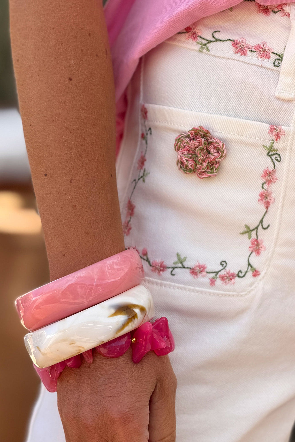 ARIANE | Pulsera de aro de resina marmoleada rosa