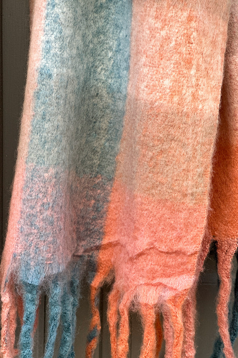 ARIANE | Bufanda supersuave de cuadros pastel rosa palo y azul con flecos