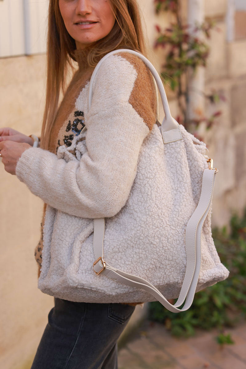 AMBRE | Bolso shopper de borreguito beige con asas rígidas