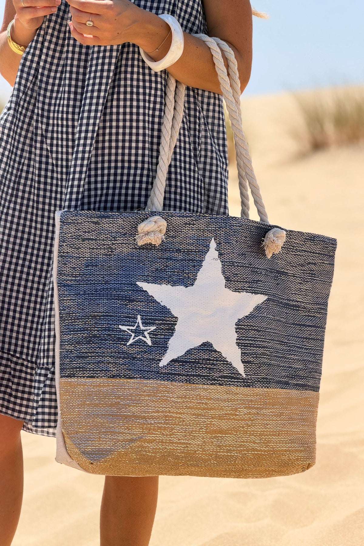 ARIANE | Bolso ligero de rafia azul marino con hilos brillantes, lona de motivo de estrella y asas de cuerda