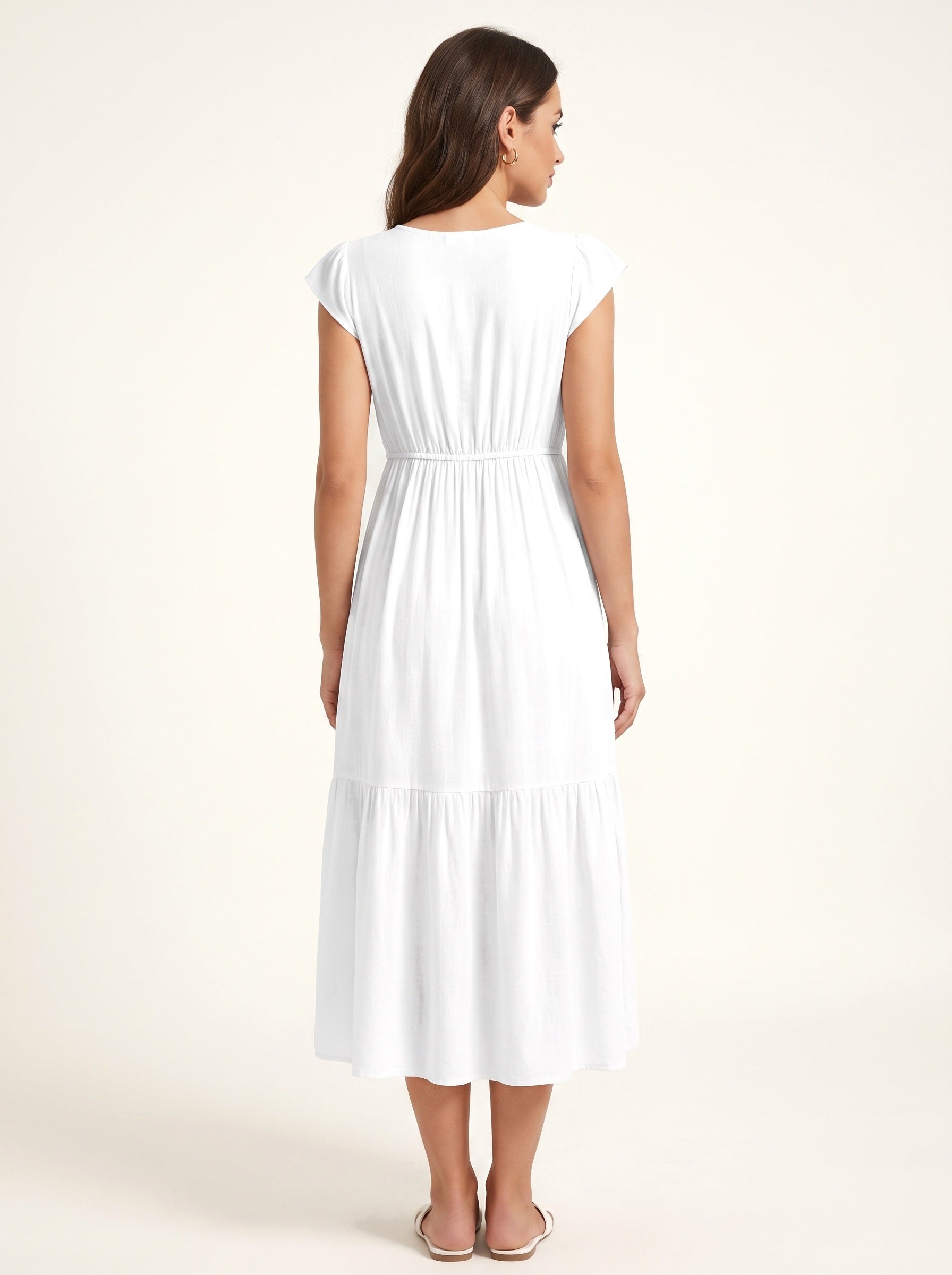 AURÉLIE | Robe brodée à col carré et ourlet à volant