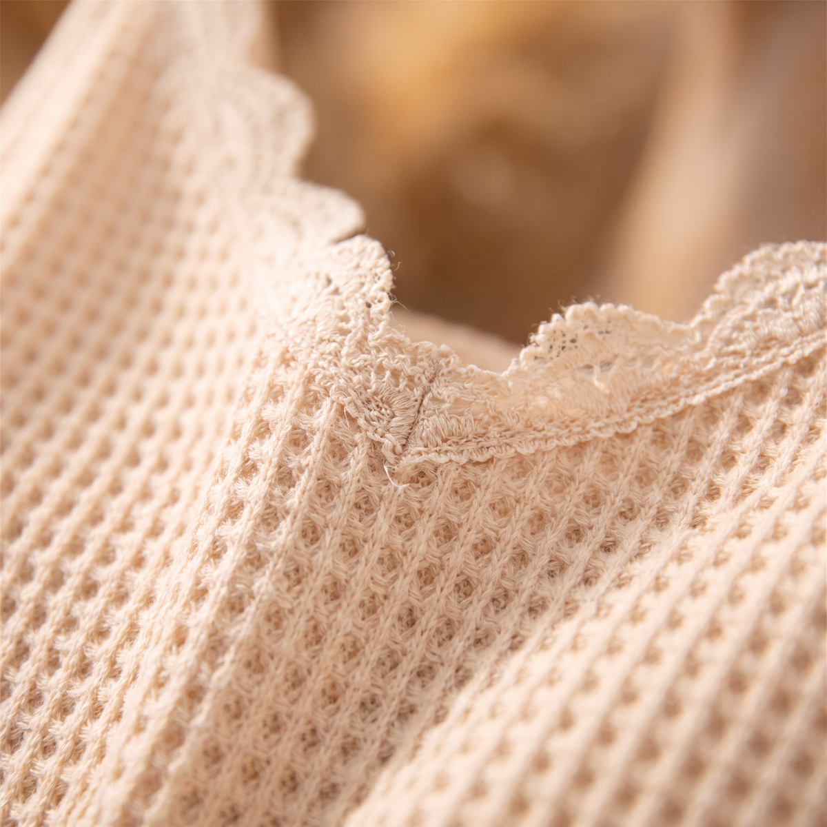 Maille gaufrée et dentelle LILOU — détail