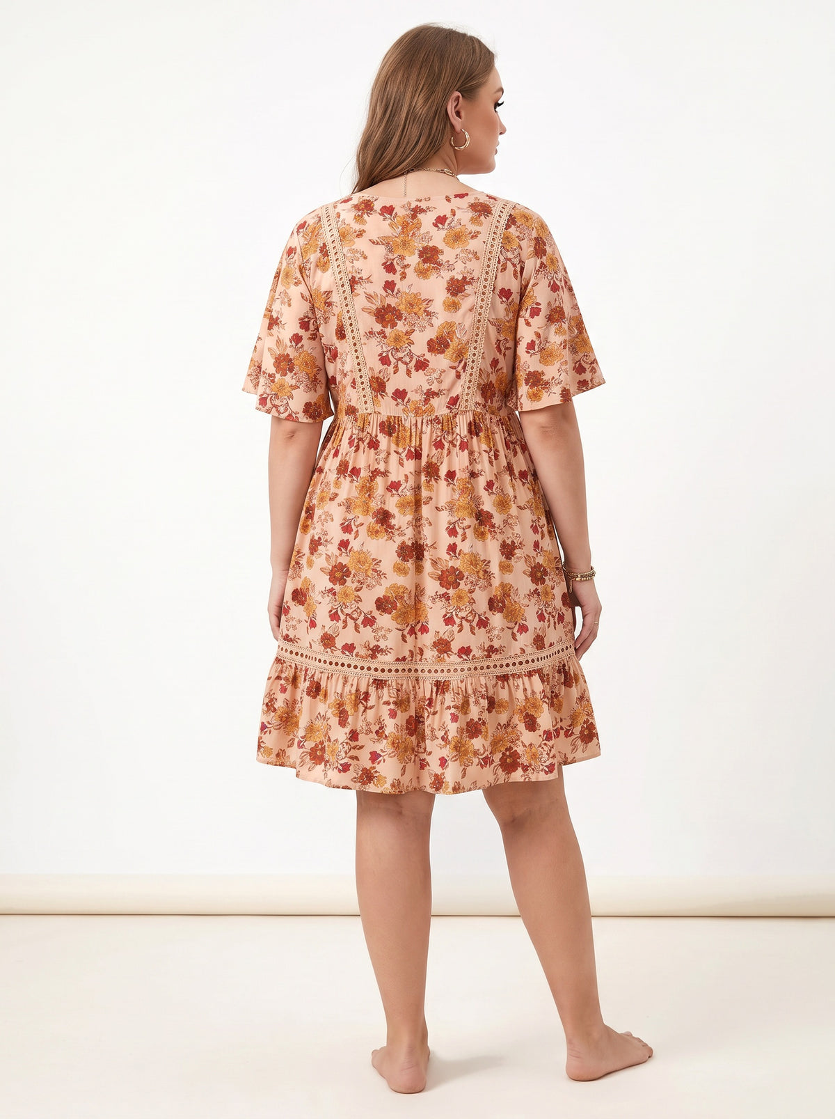 ANAÏS | Robe fleurie au crochet, manches volantées