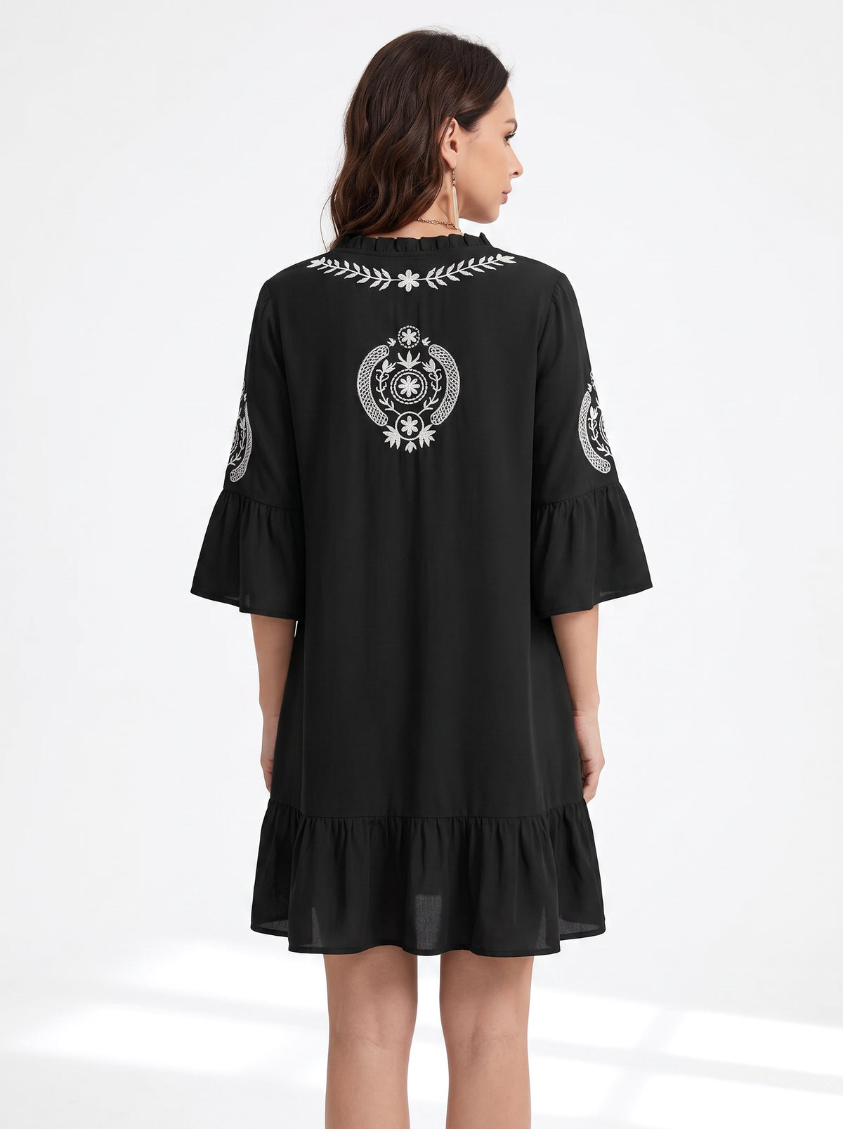 LÉONIE | Robe courte imprimée, col noué et manches volantées