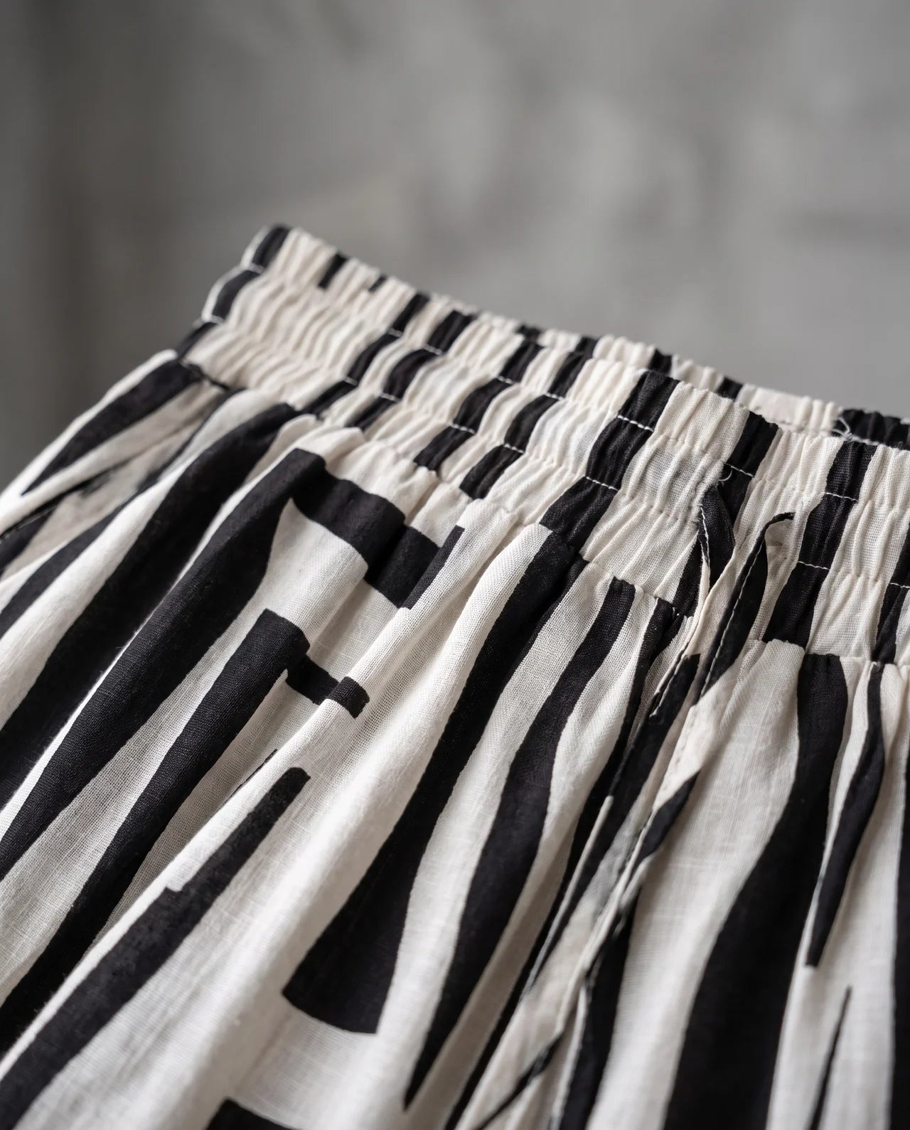RIVIERA | Ensemble top sans manches et pantalon large, imprimé géométrique