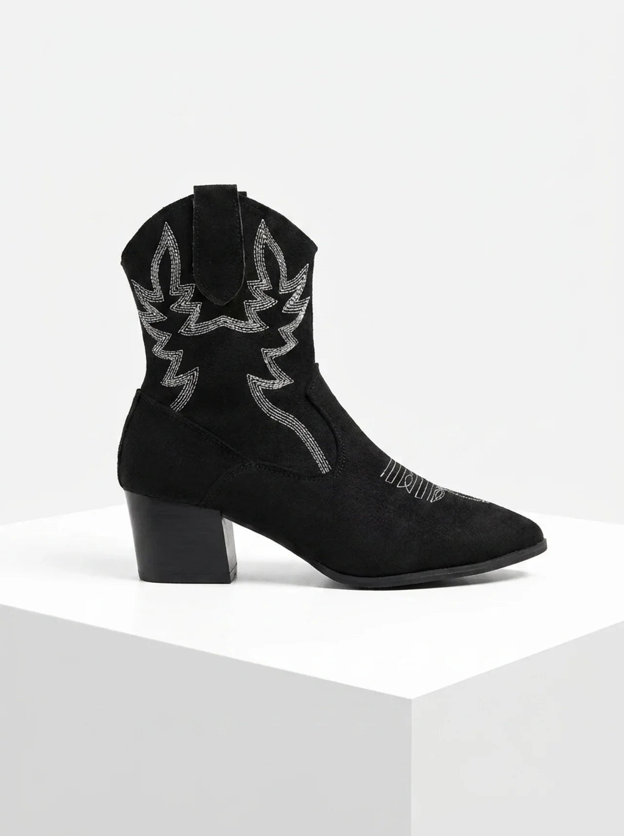 CHELSEA | Bottines à bout pointu et talon carré